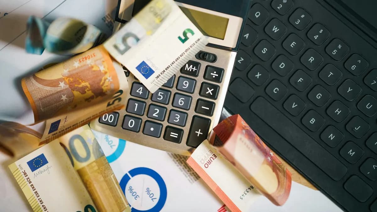 Featured image for How to Calculate Gross Profit: A Beginner’s Guide to Understanding Your Business Finances